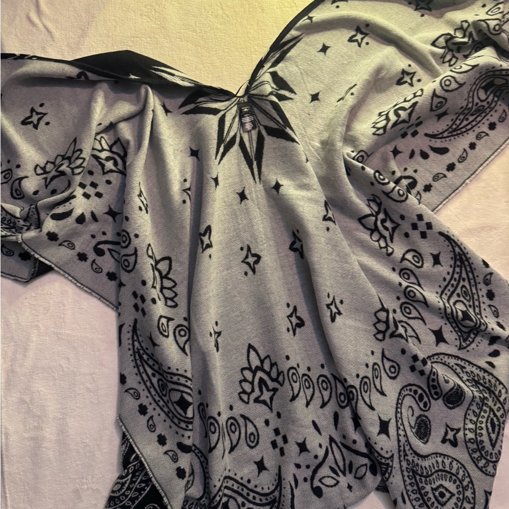 Idyllwind Black & Gray Paisley Bandana Print Poncho